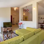 Διαμέρισμα 3 Bedroom Beautiful Apartment In Bacina Bacina