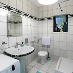 3 Bedroom Beautiful Apartment In Bacina Διαμέρισμα