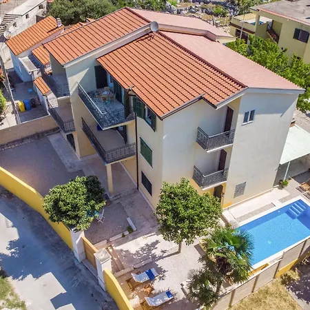 3 Bedroom Beautiful Apartment In Bacina Διαμέρισμα Bacina