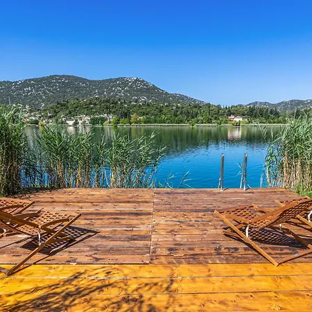 3 Bedroom Pet Friendly In Apartament