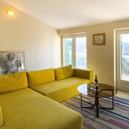 Gorgeous In * Bacina